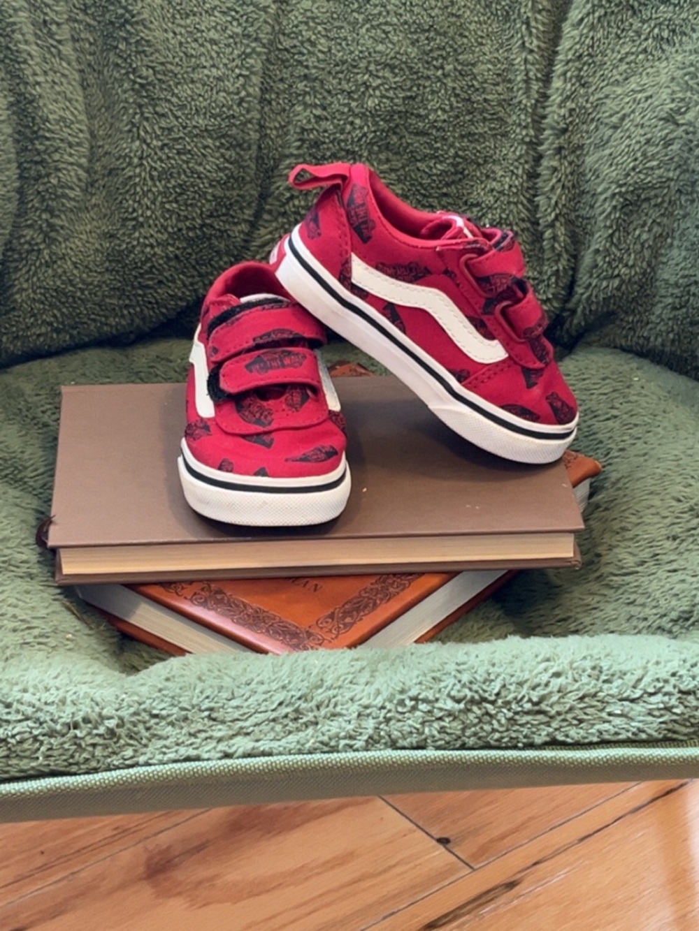 Vans Kids Red & White Low-Top Sneakers with Hook-and-Loop Straps
